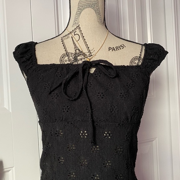Aeropostale Black Smocked Flutter Sleeve Tank Top - Picture 2 of 4